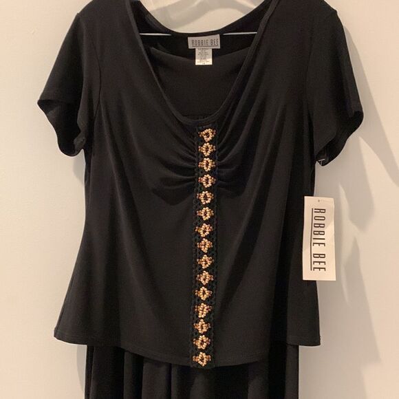 Robbie Bee Black Two-Piece Set - Picture 2 of 10